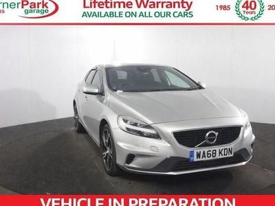 Begagnad Volvo V40 R-Design Pro 152 HK (111 kW) 2018 Silver Halvkombi