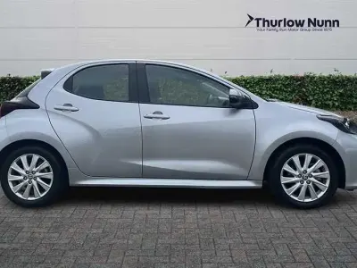 Używany Toyota Yaris Hybrid 116 KM (85 kW) 2021 Srebrny Hatchback