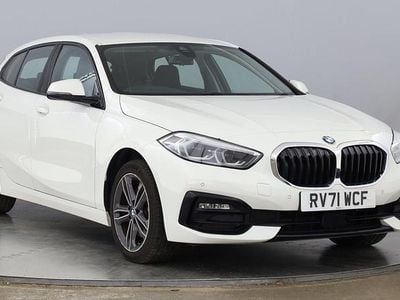 Used BMW 118 Sport Line 140 HP (102 kW) 2021 White Hatchback