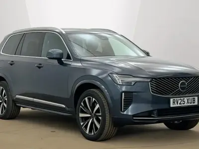 Usado Volvo XC90 Core 250 HP (183 kW) 2025 Azul SUV