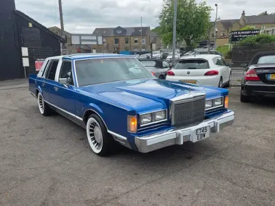 Used Lincoln Town Car 2004 Blue Sedan