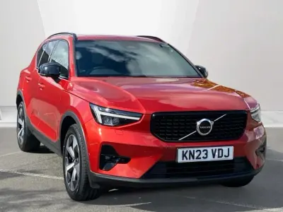 Used Volvo XC40 Ultimate 197 HP (144 kW) 2023 Red SUV