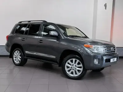 Used Toyota Land Cruiser 272 HP (200 kW) 2014 Grey SUV
