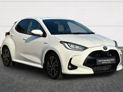 Used Toyota Yaris Design 116 HP (85 kW) 2021 White Hatchback
