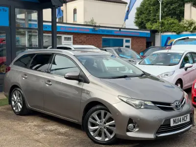 Used Toyota Auris Hybrid
