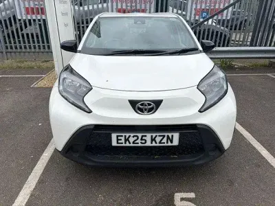 Used Toyota Aygo X PURE 72 HP (52 kW) 2025 White SUV