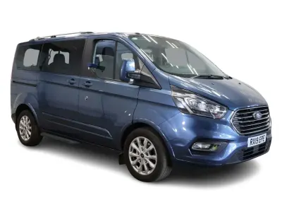 Usado Ford Tourneo Titanium 130 HP (95 kW) 2019 Azul Monovolume