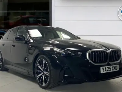 Usado BMW 530e M Sport 295 HP (216 kW) 2025 Preto Carrinha