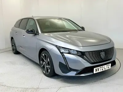 Used Peugeot 308 Allure Premium 130 HP (95 kW) 2023