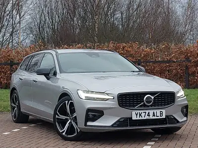 Begagnad Volvo V60 Plus 197 HK (144 kW) 2025 Silver Kombi