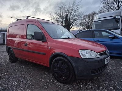 Used Vauxhall Combo 75 HP (55 kW) 2011 Red MPV