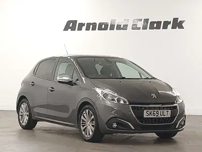 Used Peugeot 208 Signature Sky 82 HP (60 kW) 2019 Grey Hatchback