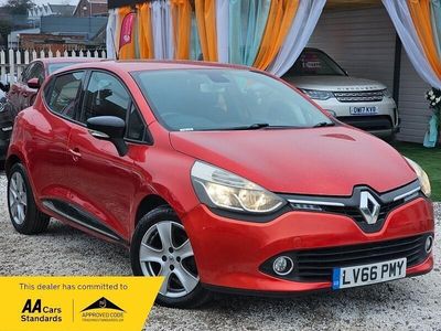 Used Renault Clio IV Dynamique 90 HP (66 kW) 2016 Red Hatchback