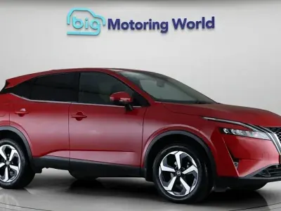 Used Nissan Qashqai N-Connecta 140 HP (102 kW) 2022 Red SUV