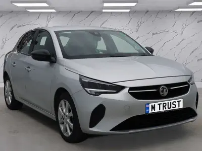 Begagnad Vauxhall Corsa Design Edition 100 HK (73 kW) 2023 Grå Halvkombi