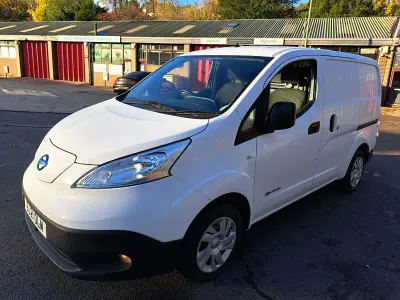 Usado Nissan e-NV200 Acenta 80 kW (109 HP) 2021 Branco Monovolume