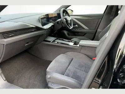 Used Vauxhall Astra Ultimate 128 HP (94 kW) 2023 Black Hatchback