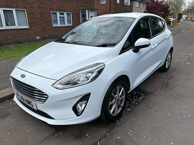 Used Ford Fiesta Zetec 100 HP (73 kW) 2019 White Hatchback