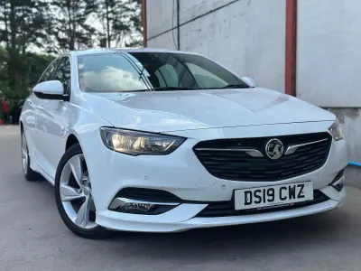 Used Vauxhall Insignia SRi 2019 White Hatchback
