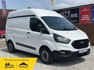 Used Ford Transit Custom 105 HP (77 kW) 2019 White Van