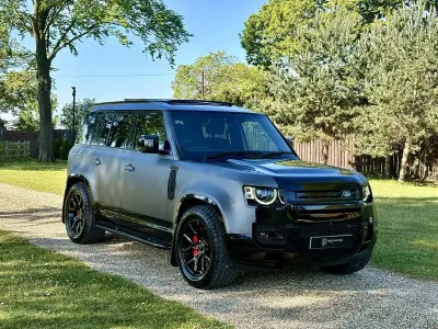 Używany Land Rover Defender SE Dynamic 2022 Szary SUV