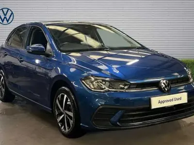 Used VW Polo Life 95 HP (69 kW) 2023 Reef blue metallic Hatchback