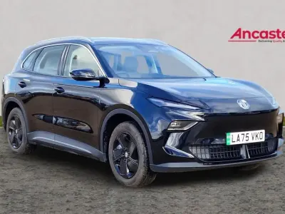Käytetty MG MG5 EV SE 169 kW (231 HP) 2025 Musta Farmari