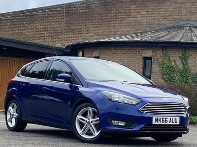Begagnad Ford Focus Zetec 2016 Blå Halvkombi