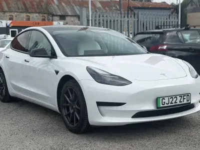 Used Tesla Model 3 Standard Range Plus 366 kW (498 HP) 2022 Sedan