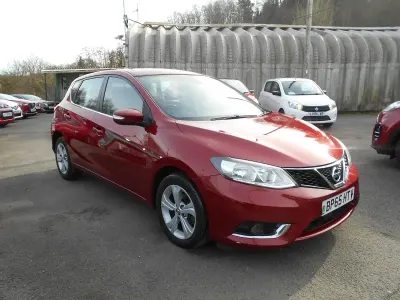 Used Nissan Pulsar Acenta 110 HP (80 kW) 2015 Red Hatchback