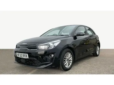 Begagnad Kia Rio 83 HK (61 kW) 2023 Svart Halvkombi