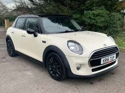 Używany Mini Cooper Hatch 2016 Biały Hatchback