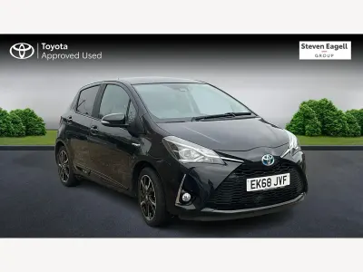 Used Toyota Yaris Design 100 HP (73 kW) 2018 Black Hatchback