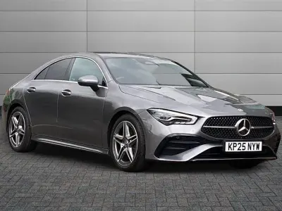 Usado Mercedes CLA220 Executive 190 HP (139 kW) 2025 Cinzento Sedan
