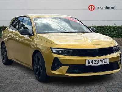 Used Vauxhall Astra S 130 HP (95 kW) 2023 Yellow/black Hatchback