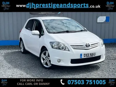 Usado Toyota Auris SR 132 HP (97 kW) 2011 Branco Citadino
