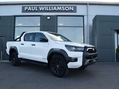 Used Toyota HiLux 204 HP (150 kW) 2023 White Pickup