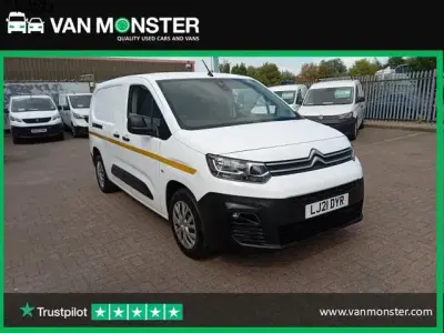 Used Citroën Berlingo 100 HP (73 kW) 2021 White MPV