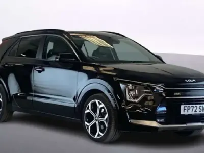Gebraucht Kia Niro 141 PS (103 kW) 2023 Schwarz SUV