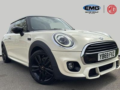 Begagnad Mini Cooper Hatch 136 HK (100 kW) 2019 Vit Halvkombi