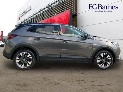 Used Vauxhall Grandland X SRi 128 HP (94 kW) 2020 Grey SUV
