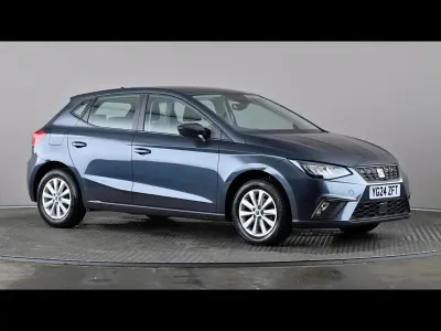 Usado Seat Ibiza SE 2024 Gris Utilitario