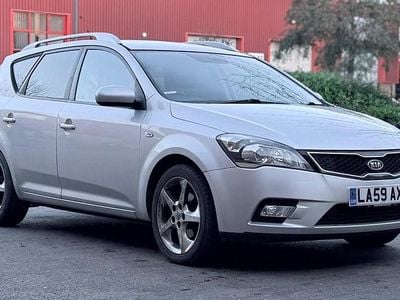 Silver Used 2010 Kia Ceed Hatchback | £1,995 (Fair price)