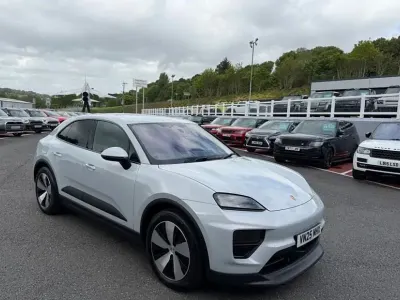 Usado Porsche Macan 300 kW (408 CV) 2025 Gris SUV