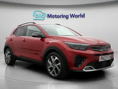 Begagnad Kia Stonic GT-Line 118 HK (86 kW) 2023 Röd SUV