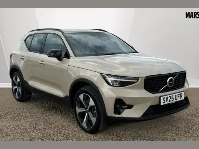 Usado Volvo XC40 Plus 194 HP (142 kW) 2025 Other SUV