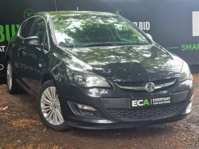 Used Vauxhall Astra Excite 2014 Black Hatchback