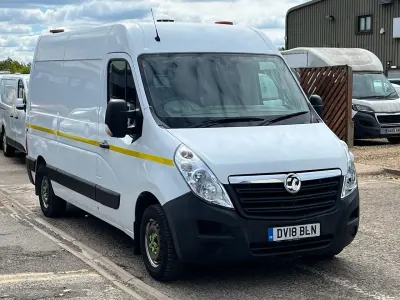 Used Vauxhall Movano 130 HP (95 kW) 2018 White MPV