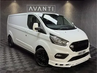 Used Ford Transit Custom Limited 130 HP (95 kW) 2021 White Van
