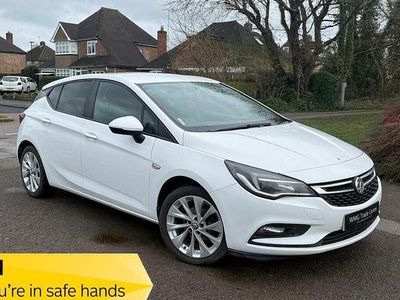 Used Vauxhall Astra Design Edition 105 HP (77 kW) 2018 White Hatchback